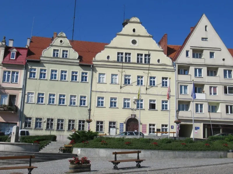 Ratusz w Dusznikach-Zdroju: Renesansowa perła rynku