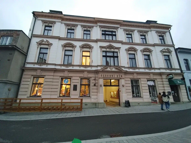 Pelclovo Divadlo: Kulturalne serce Rychnova