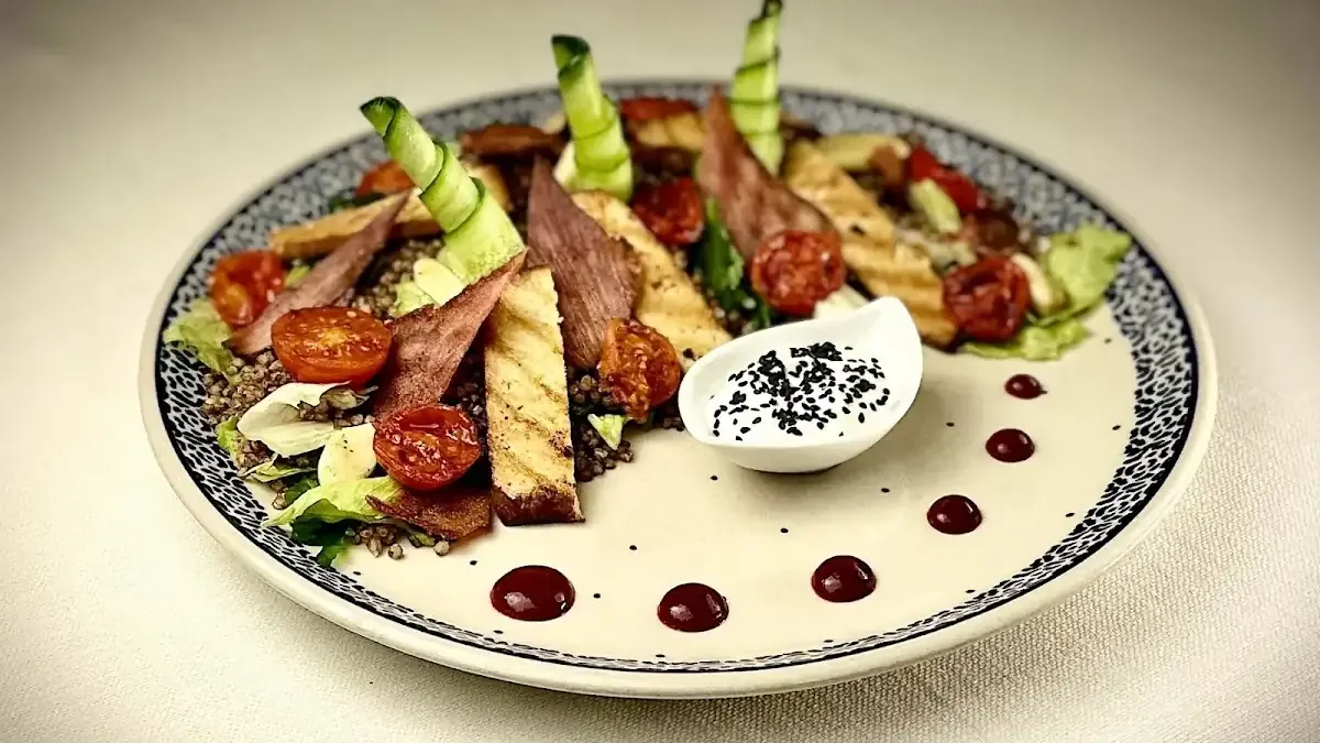 Alpejski Dwór w Międzygórzu: Domowa gościnność i smaki Gór Bialskich