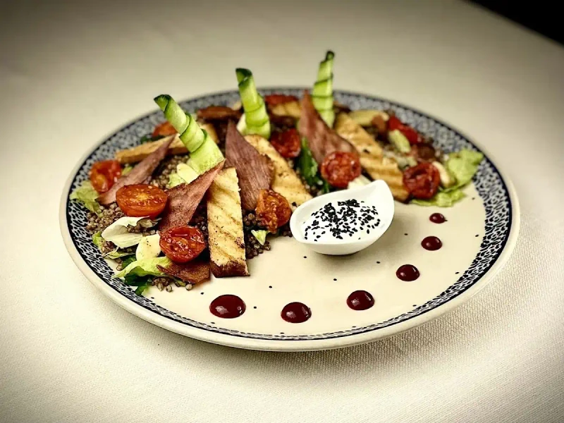 Alpejski Dwór w Międzygórzu: Domowa gościnność i smaki Gór Bialskich