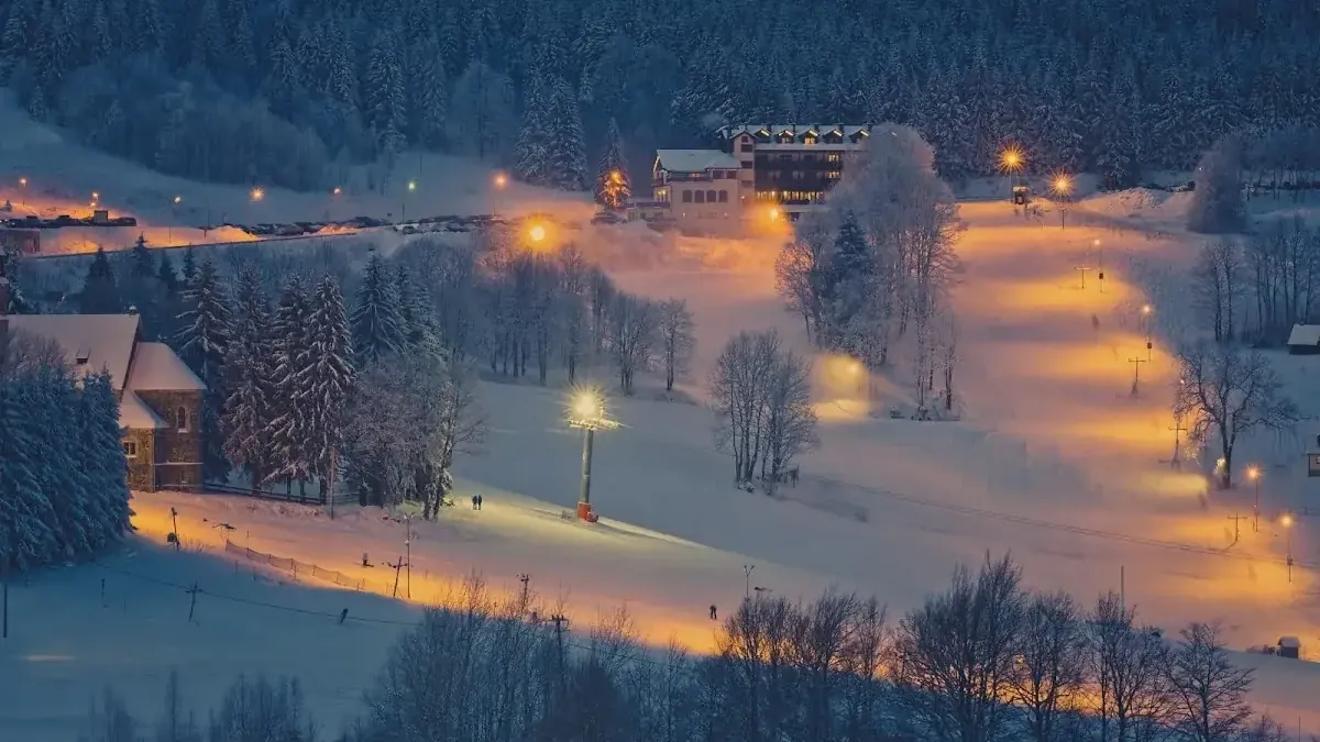 Hotel Zieleniec: Zimowy Azyl na szczycie przygody – luksus w cieniu narciarskich tras