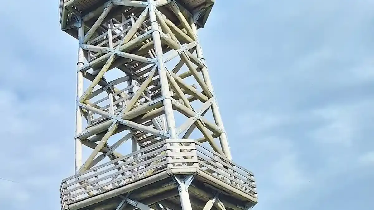 Zimowa wyprawa na koniec świata: Czerniec i jego drewniana korona