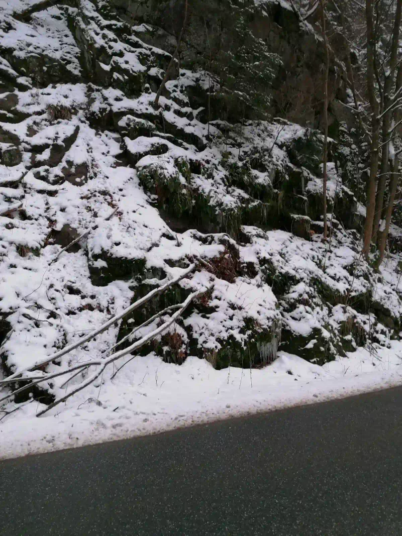 Czerwone Skały: Karmazynowy przystanek na Drodze Stu Zakrętów