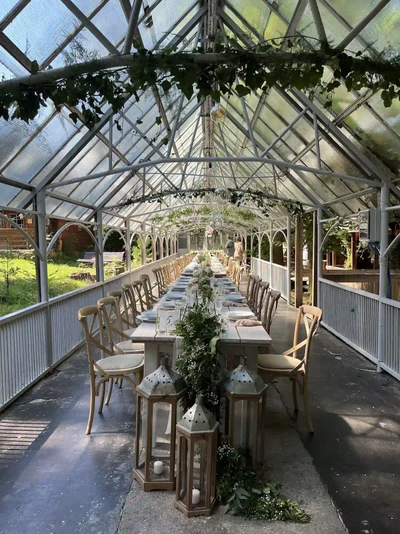 Mieszko i Jagienka po zmroku: Fotoreportaż z nastrojowej eskapady pod Ślężę