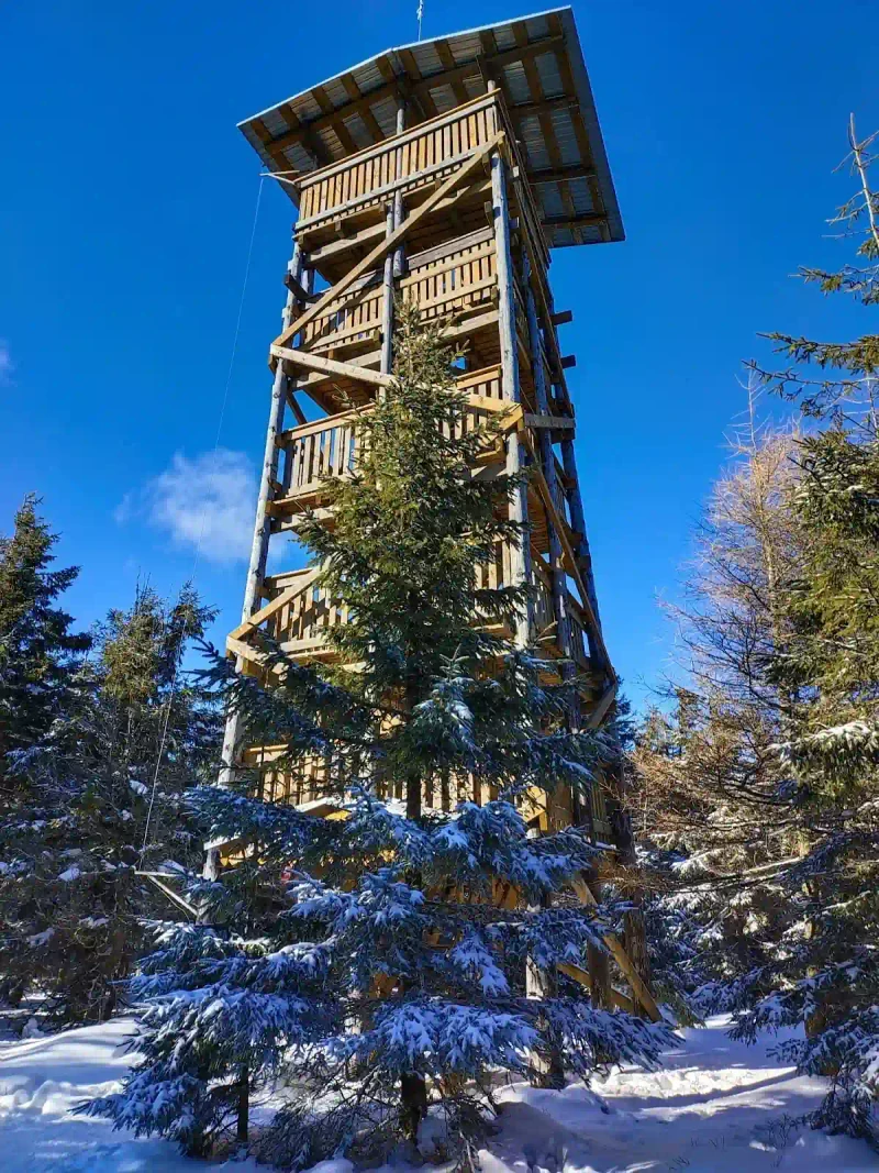 Wieża na Czernicy: Widok na serce Gór Bialskich