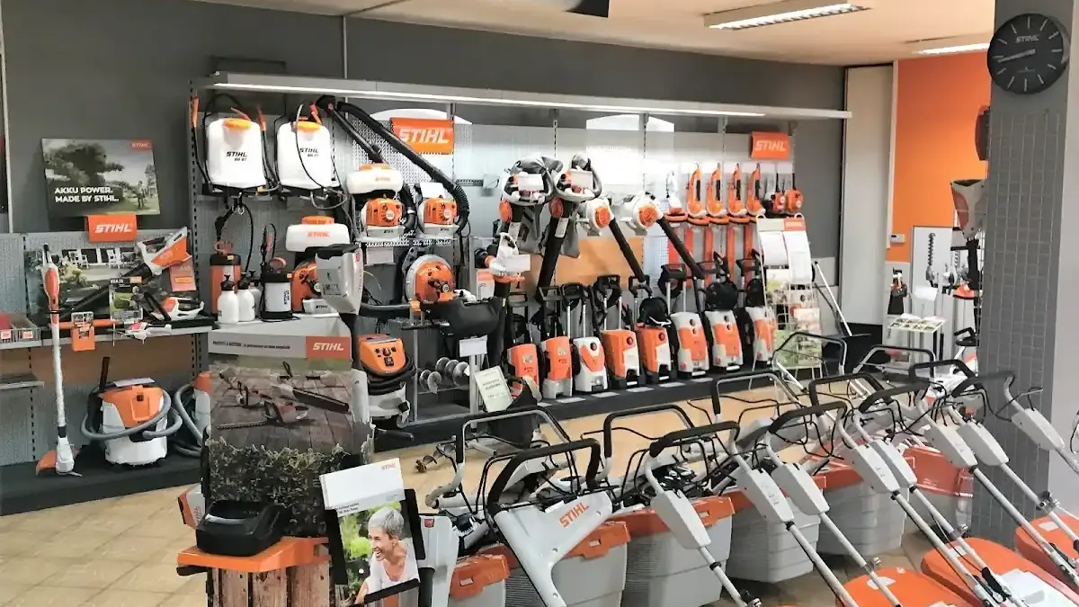 Zimowy niezbędnik gospodarza: Jak przygotować posesję na śnieg?