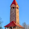 Góra Świętej Anny: Wieża widokowa z czerwonego piaskowca