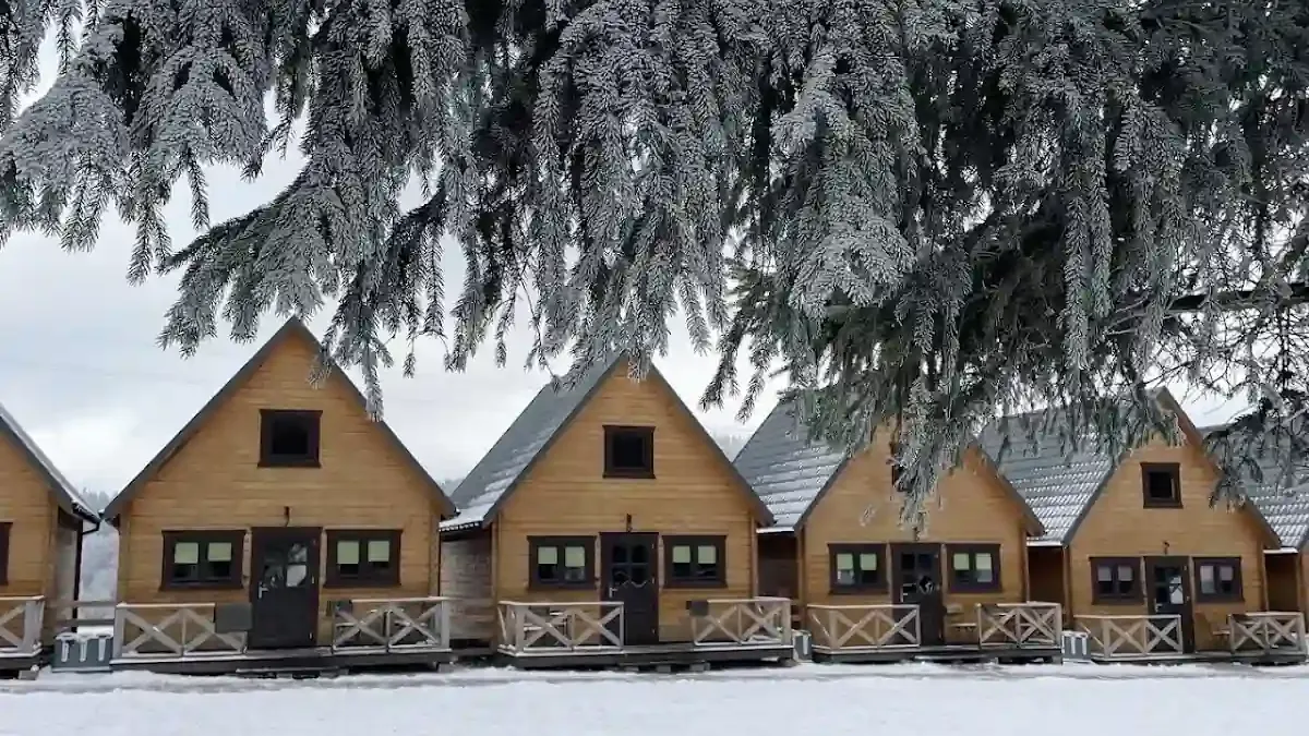Szczeliniec Ośrodek Wypoczynkowy: Twoja nastrojowa baza w sercu Gór Stołowych