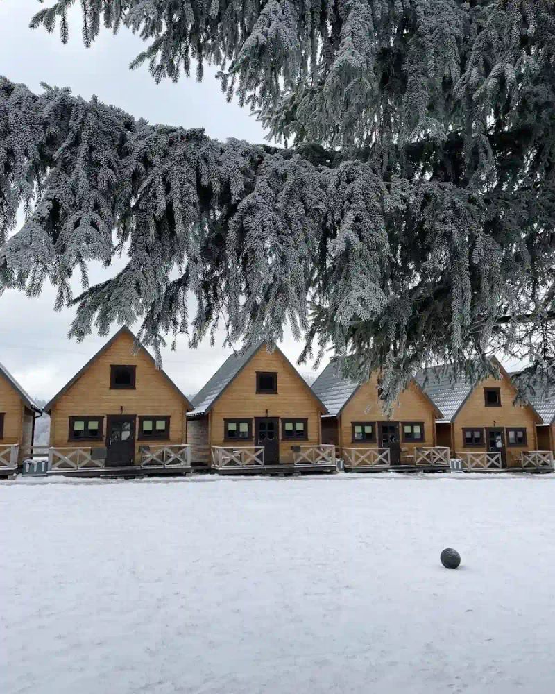 Szczeliniec Ośrodek Wypoczynkowy: Twoja nastrojowa baza w sercu Gór Stołowych