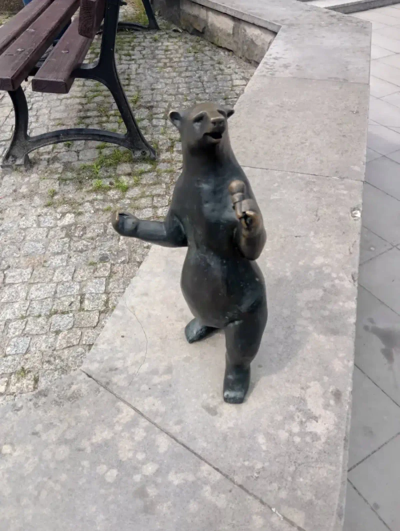 Niedźwiadek Polanicki: Symbol szczęścia i legendy uzdrowiska