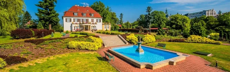 Veba Hotel Resort w Broumovie: Tekstylna historia i relaks w cieniu zabytkowych willi