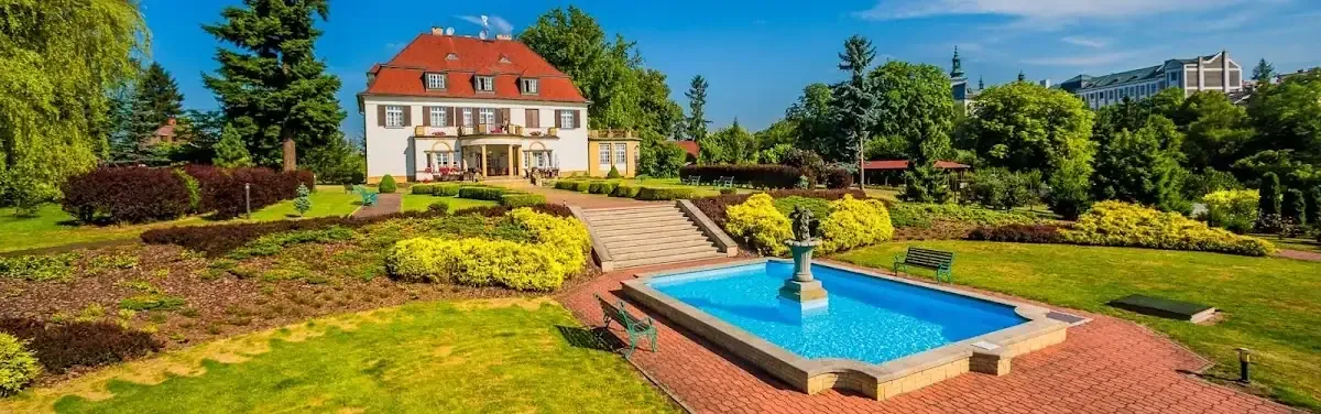 Veba Hotel Resort w Broumovie: Tekstylna historia i relaks w cieniu zabytkowych willi