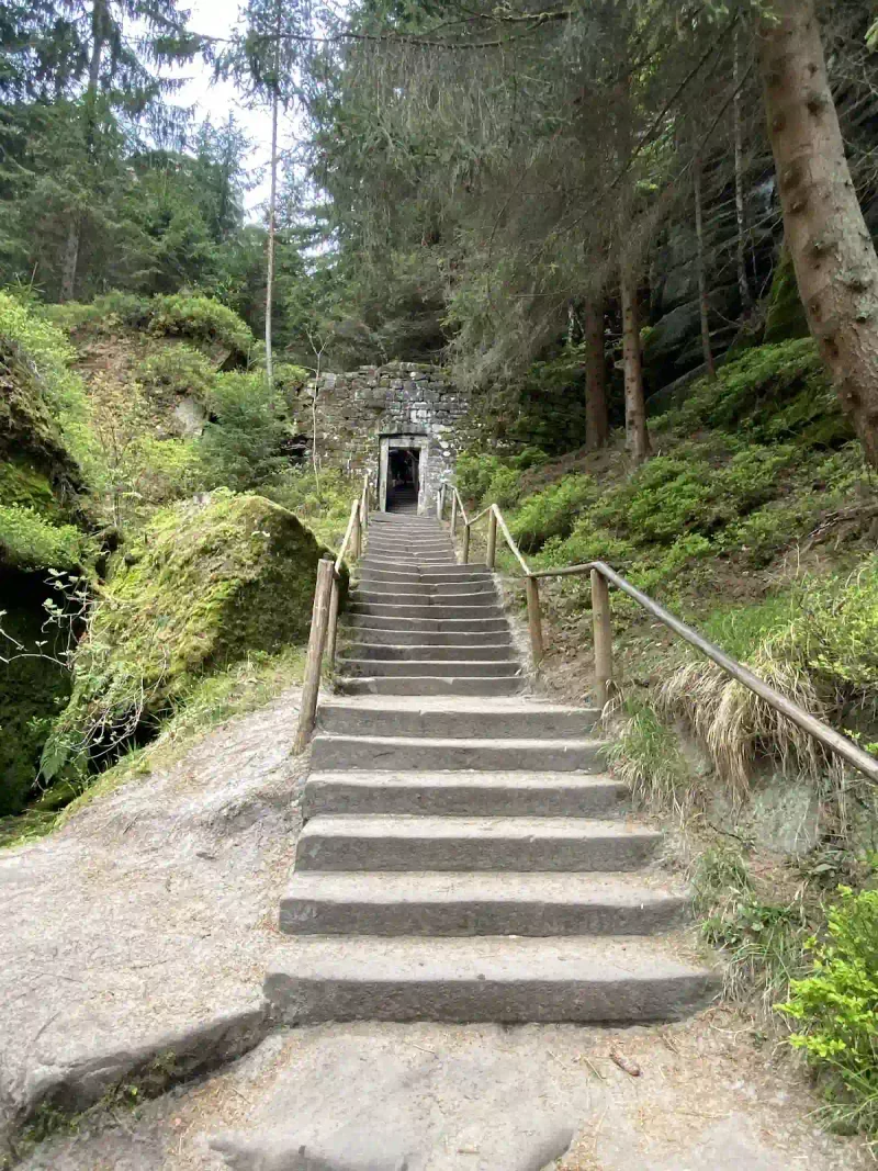 Teplickie Skały: Zimowy labirynt u sąsiadów