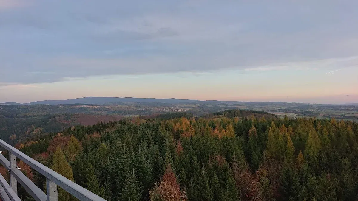 Rozhledna Na Vartě: Widoki na Ziemię Kłodzką i czeską