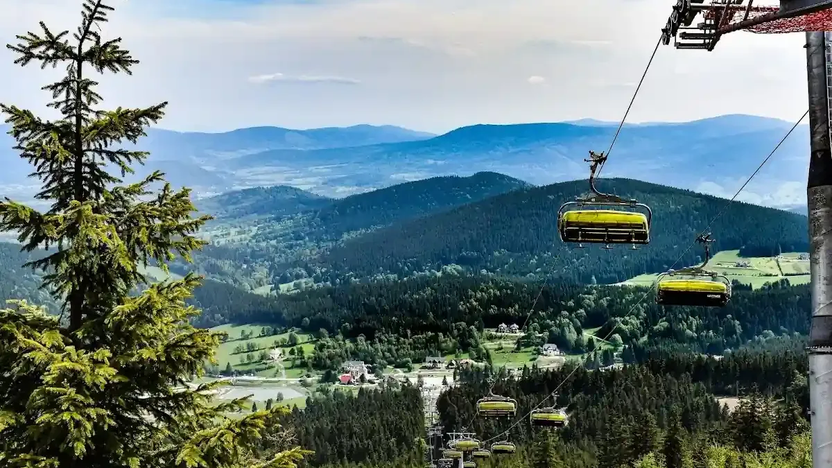Zimowe królestwo w Siennej: Czarna Góra Resort to więcej niż narty
