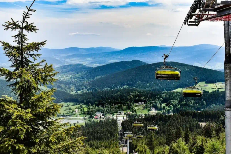 Zimowe królestwo w Siennej: Czarna Góra Resort to więcej niż narty