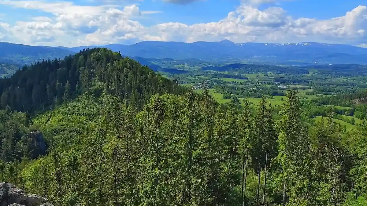 Rudawy Janowickie zimą: Granitowe iglice i zachody nad Karkonoszami