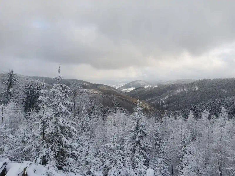 Park Krajobrazowy Sudety Wałbrzyskie: Wulkaniczna kraina w bieli