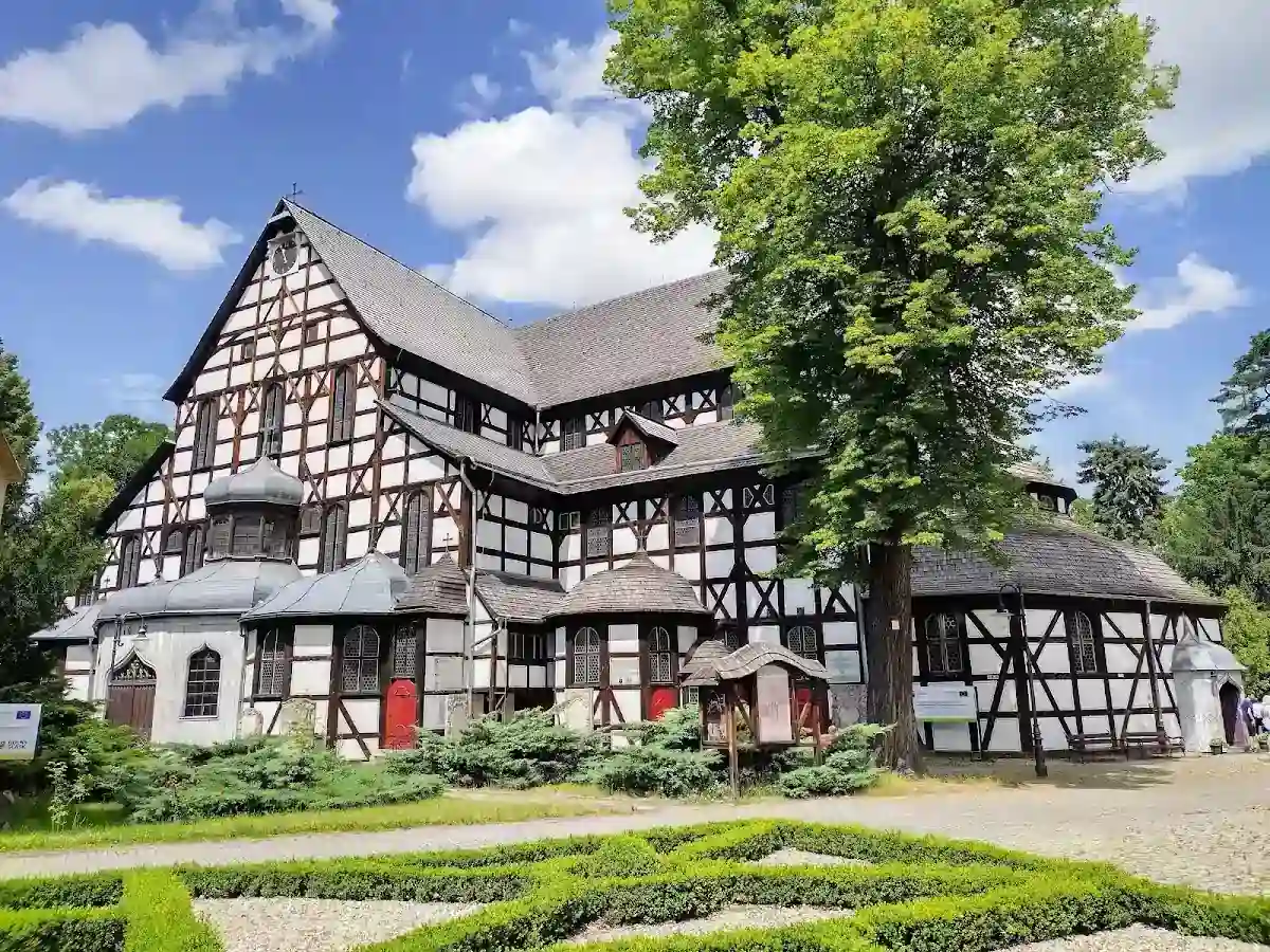 Wnętrze Kościoła Pokoju.