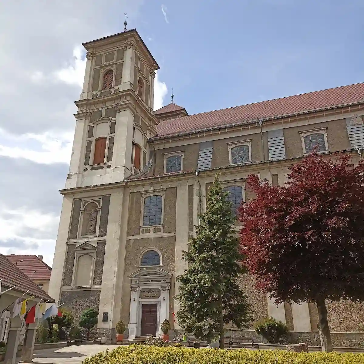 Barokowa fasada Bazyliki w Wambierzycach