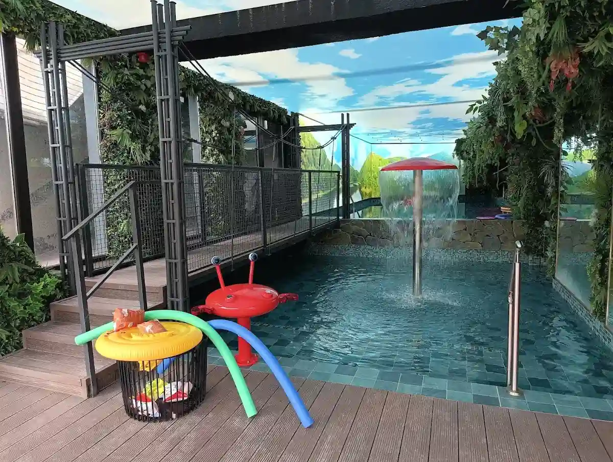 Widok na Jezioro Bystrzyckie z tarasu Restauracji Maria Antonina.