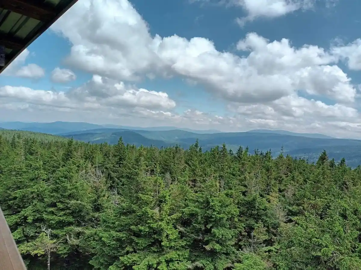 Oszroniona konstrukcja wieży na Czernicy.