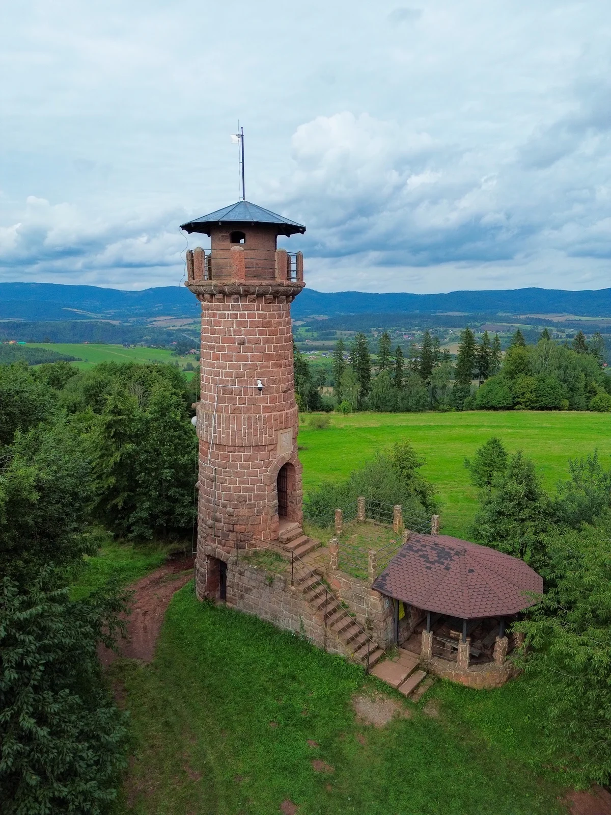 Pracuj tam, gdzie inni odpoczywają – dlaczego Nowa Ruda to idealne miejsce dla nowoczesnego biznesu?